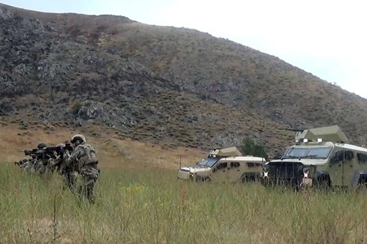 Azerbaycan-Ermenistan sınırında gerginlik tırmandı: Azerbaycan askerleri arasında kayıplar var