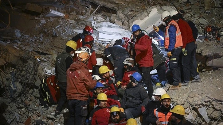 Bangladeşliler Türkiye'deki depremzedelere iane düşüncesince seferber oldu