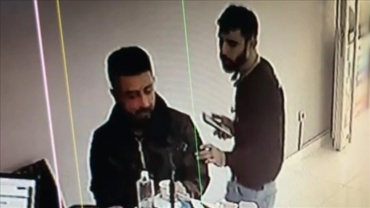 Beyoğlu'ndaki terör saldırısının dü zanlısının telaki hatırat kameraya yansıdı