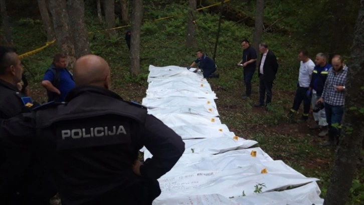 Bosna Hersek'te toplu mezardan Bosna Savaşı'nda öldürülmüş 10 ferdin kalıntıları çıkarıldı