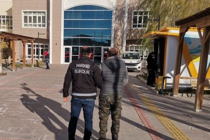 Burdur’da zehir tacirlerine operasyon: 21 gözaltı
