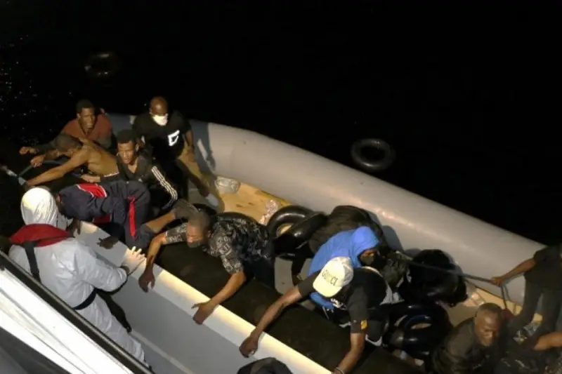 Çanakkale açıklarında 59 düzensiz göçmen kurtarıldı