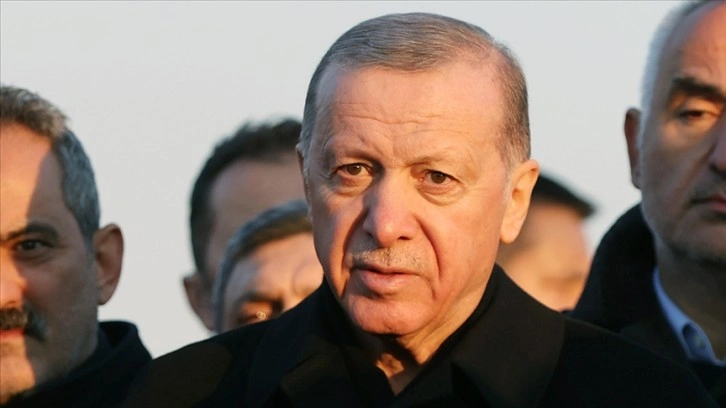 Cumhurbaşkanı Erdoğan yer sarsıntısı sahasına gitti