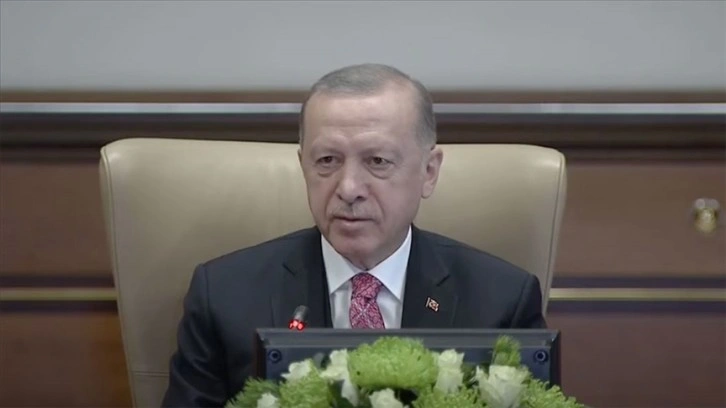Cumhurbaşkanı Erdoğan: Kapalı mekanlardaki peçe istimal zorunluluğu sırf kaldırılmıştır