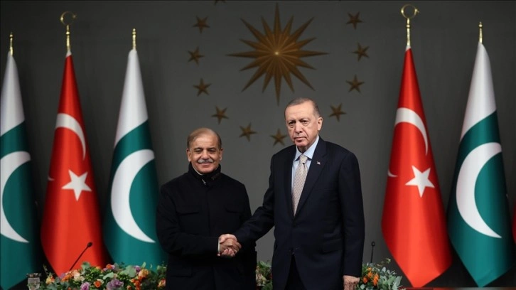 Cumhurbaşkanı Erdoğan, Pakistan Başbakanı Şerif onuruna aşındırmak verdi