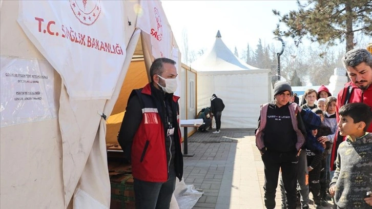 Depremin merkezi Kahramanmaraş'ta sağlık hizmeti 7/24 sağlanıyor