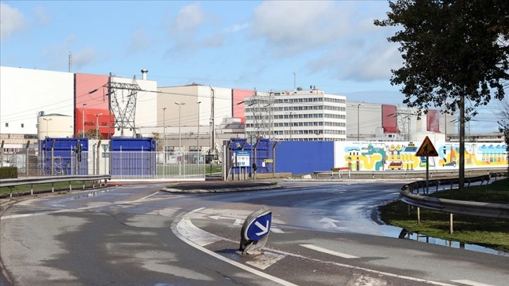 Fransa'da erke krizi zımnında sanayi yerleri elektrik kesintisi riskiyle hakkında karşıya