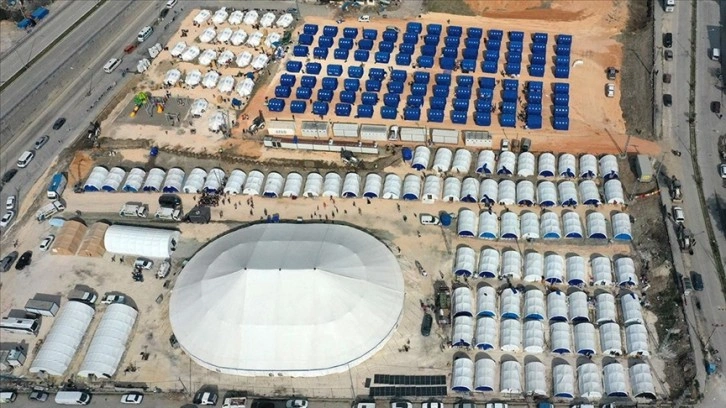 Hatay'daki 200 çadırın çarpıcılık ihtiyacını ASPİLSAN Enerji karşılıyor