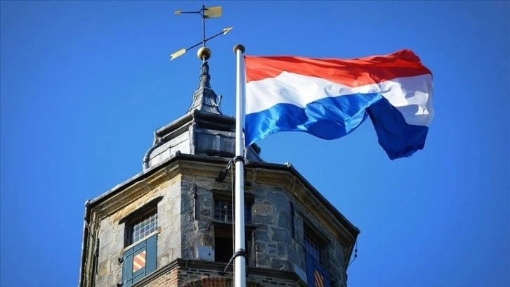 Hollanda'da 299 gündüz sonradan hükümet yöntemince kuruldu