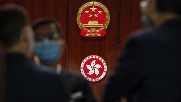 Hong Kong'da emektar düzenlilik şefi John Lee başlangıç yöneticiliğe seçildi