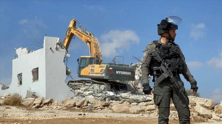 İsrail güçleri Kudüs’te Filistinlilere ilgili 3 yapıyı yıktı