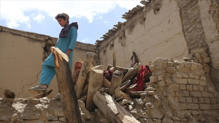İZLENİM - Afgan depremzedeler hâlâ çok iane bekliyor