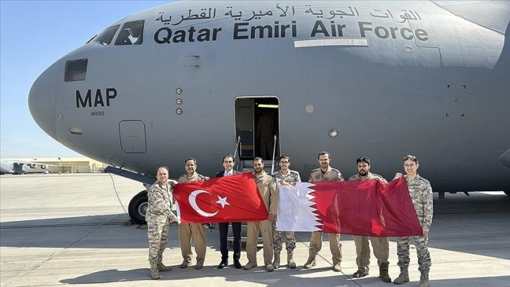 Katar, Türkiye ve Suriye'deki deprem bölgelerine yardımlarını sürdürüyor