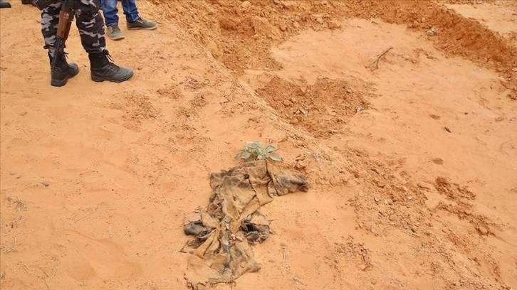 Libya'nın Sebha kentinde 6 naaşın gömük bulunduğu toplu mezar bulundu