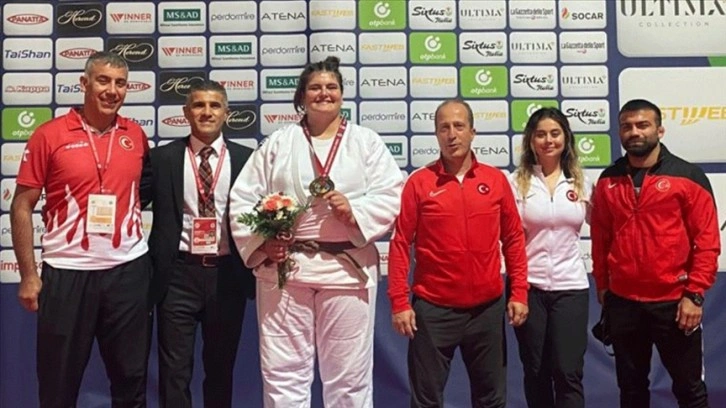 Milli sportmen Hilal Öztürk, hanımlar +78 kiloda bronz madalyanın sahibi oldu