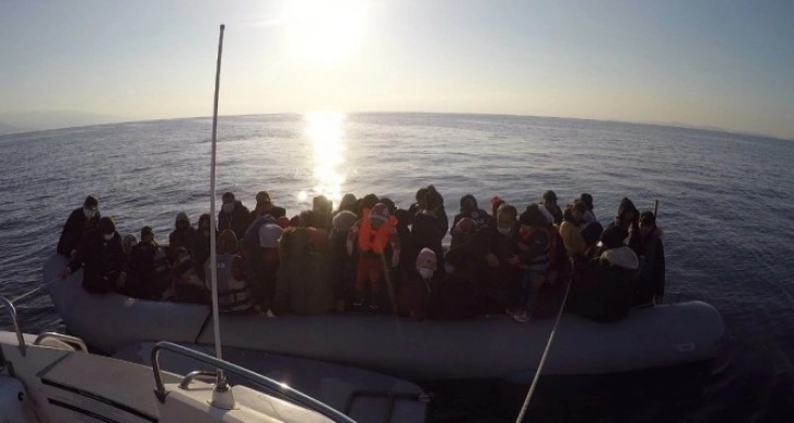 Sahil Güvenlik Komutanlığından ‘400 düzensiz göçmen’ açıklaması