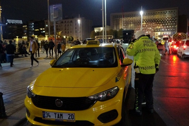 Taksim’deki uygulamada sürücülere ceza yağdı
