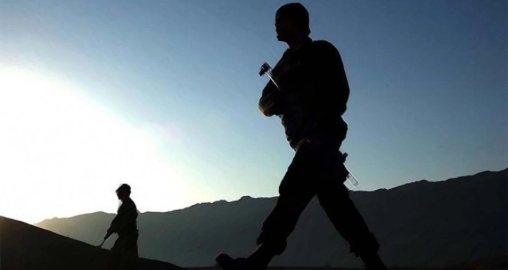 Terör örgütünden kaçan 4 PKK’lı daha güvenlik güçlerine teslim oldu