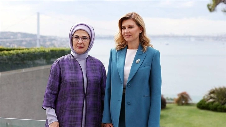 Ukrayna Devlet Başkanı'nın benzeri Zelenska, Emine Erdoğan'a 