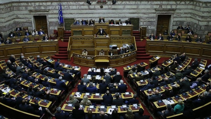 Yunanistan'da hükümet dinleme skandalı dolayısıyla güven oylamasına gidiyor