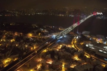 15 Temmuz Şehitler Köprüsü'ndeki kar manzarası drone ile görüntülendi