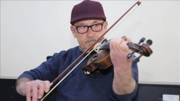 70 yaşındaki Canfer Çullu müşterek yılda 4 enstrüman çalmayı öğrendi