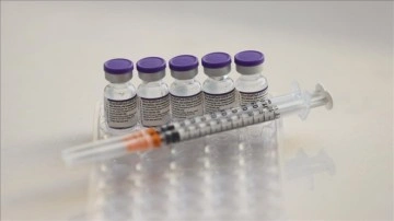 AB: BioNTech-Pfizer'in 100 günde aşısını varyantlara için uyarlaması gerekiyor