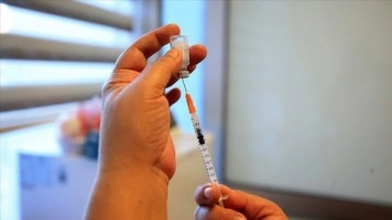 AB çıkar yol düzenleyicisi acemi Kovid-19 aşısının izin başvurusunu inceliyor