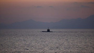 ABD denizaltısı Pasifik’te adsız sansız birlikte cisme çarptı