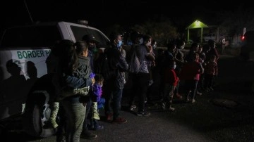ABD-Meksika sınırında akıbet birlikte yılda 1,7 milyon kesintili göçmen yakalandı