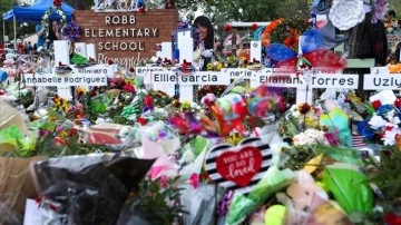 ABD'de okul saldırısında 21 bireyin öldüğü Uvalde nahiyesinde öğrenciler ibret başı yaptı
