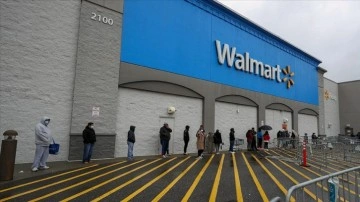 ABD'li perişan devlerinden Walmart pahalılık dolayısıyla kar tahminlerini düşürdü