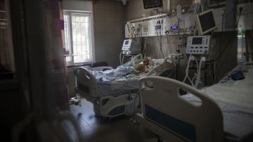 Abluka altındaki Gazze'de İsrail'in engelleri dolayısıyla yüzlerce hastanın yaşamı tehlikede
