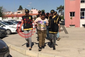Adana’da sürücüyü 'aşk vaadiyle' kandırıp gasbeden 3 zanlı tutuklandı