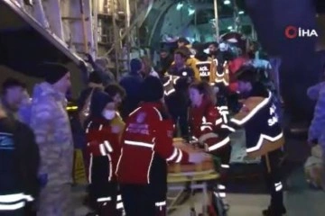 Adana'dan askeri uçakla İstanbul’a 46 yaralı ve 19 refakatçi getirildi
