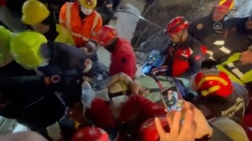 Adıyaman'da ortak insan depremin 114. saatinde enkazdan kurtarıldı