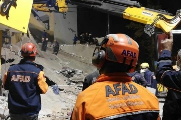 AFAD: “Malatya'da çöken bina enkazından 13 vatandaşımıza yaralı olarak ulaşılmıştır”