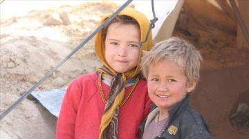 Afganistan’da kampta dirim savaşı sağlayan aileler çocuklarını satıyor