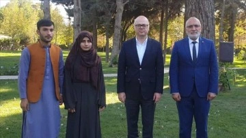 Afganistan'da üniversiteye antre imtihanı birincisi kız mektepli Türkiye'de yetişek görecek