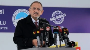 AK Partili Özhaseki: Ne eyvah ki CHP'li belediyeler kanalıyla ajanslara trilyonlarca mülk dökülüyo