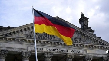 Alman hükümeti 2022 büyüme tahminini yüzdelik 3,6'ya düşürdü