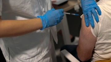 Almanya'da esenlik çalışanlarına Kovid-19 aşısı zorunluluğu getiriliyor