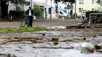 Almanya’da şiddetli yağmur su baskınlarına illet oldu