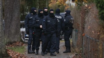 Almanya'da silahlı vuruş planlamakla suçlanan 8 isim tutuklandı