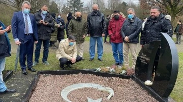 Almanya'da yıkma edilen Müslüman mezarlığında yâd programı düzenlendi