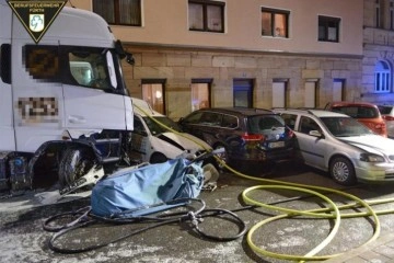Almanya’da Türk tır şoförü zincirleme kazaya neden oldu