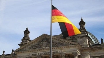 Almanya’da Yeşiller Partisi ortak yönetim hükûmeti protokolüne diploma verdi