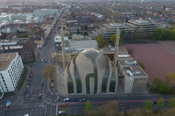 Almanya’nın Köln kentinde camiye kundaklama girişimi