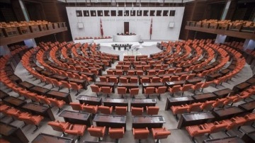 Altı ihtilaf partisinin 'parlamenter sistem' emek vermesi umumi başkanlara sunuldu