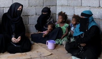 Angelina Jolie, Yemen'de müşterek sığınmacı kampını görüşme etti